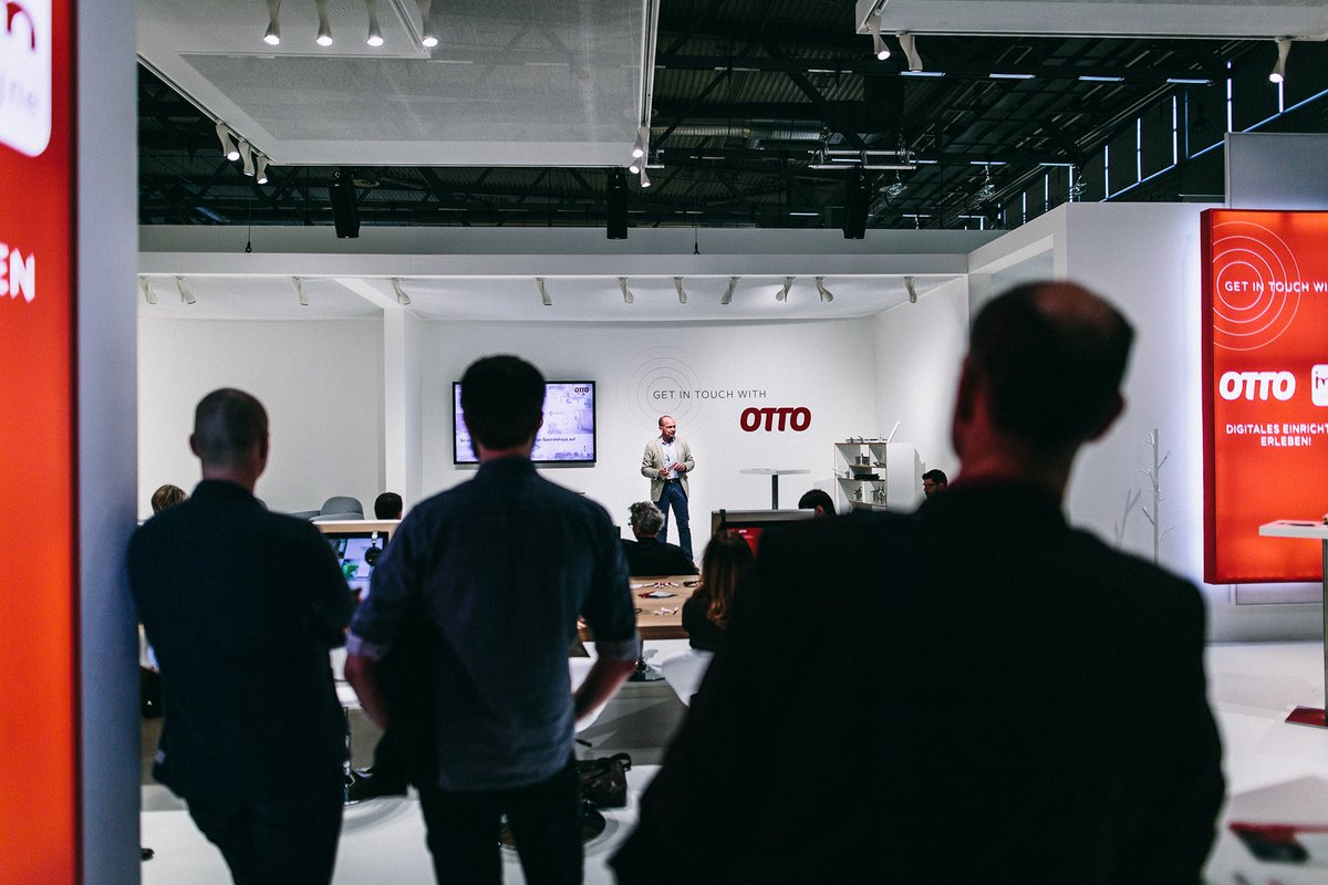 otto_de's tweet photo. Ab heute ist die #immcologne offen für alle. Kommt in Halle 7 an Stand C37 vorbei. Kleiner Vorgeschmack? Unser Kollege @gerhardkuehne hat ein paar Eindrücke festgehalten. https://t.co/1u5JBVIXZP