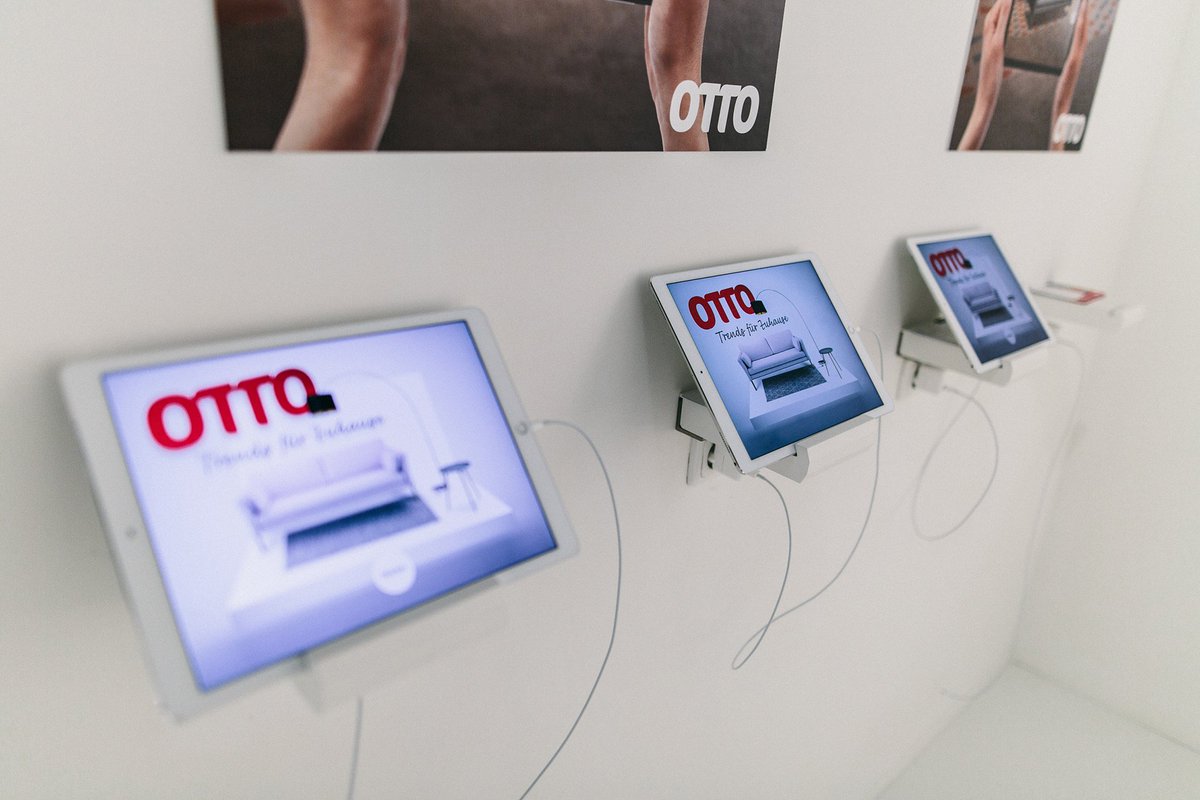 otto_de's tweet photo. Ab heute ist die #immcologne offen für alle. Kommt in Halle 7 an Stand C37 vorbei. Kleiner Vorgeschmack? Unser Kollege @gerhardkuehne hat ein paar Eindrücke festgehalten. https://t.co/1u5JBVIXZP