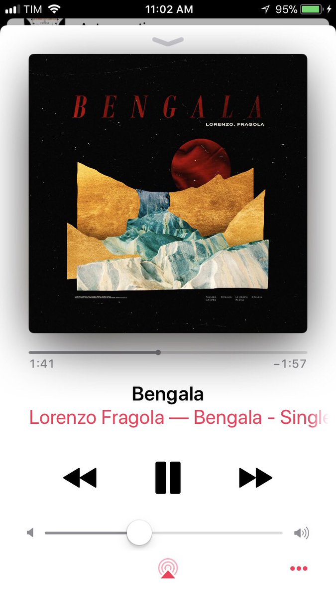 chia_mon5's tweet photo. “Restiamo umani io e te
stringimi forte a te
e non chiedermi perché
restiamo fuori fino a tardi
che poi domani tu riparti.”

#Bengala #LorenzoFragola🍓 #chebomba 

@fragolaofficial https://t.co/kMDM5Hq06n