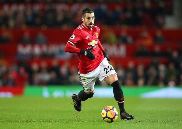 SkySportsNews's tweet photo. BREAKING: Henrikh Mkhitaryan arrives at @ManUtd training ground. #SSN https://t.co/KOdtUEaADb