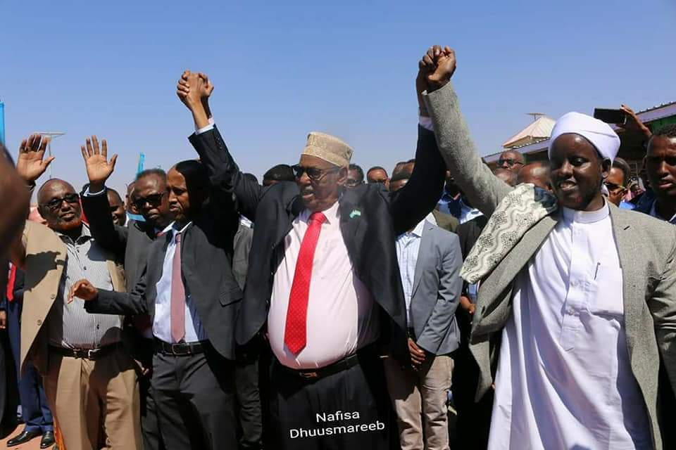 jeeg_aadan's tweet photo. Waxaan aad u soo dhawaynayaa heshiiskii dhaxmaray walaalaheena  Dowlad  Goboleedka Galmudug iyo ahlusuna wajamaaca oo uu waqtiga dheer uu galiyey Madaxwaynaha umadda Somaliyeed Maxamed Cabdulahi Farmaajo .
         Guul ayaan leeyahay https://t.co/LQv9CLodLt