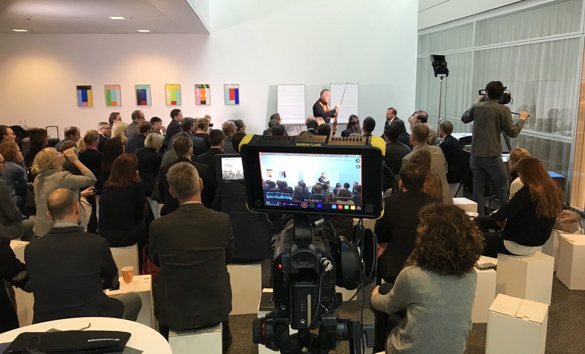 fu_turedesigner's tweet photo. Pures Empowerment😃 #LiftOff 2018 #NewKienbaum Event unser Jahre des #ReStartUp @KienbaumConsult @fabkienbaum skill Diversity und neue Betrachtunsperspektiven #Musik #Virtuosität schafft Kreativität und Resonanz https://t.co/Ur9nTm3LAG