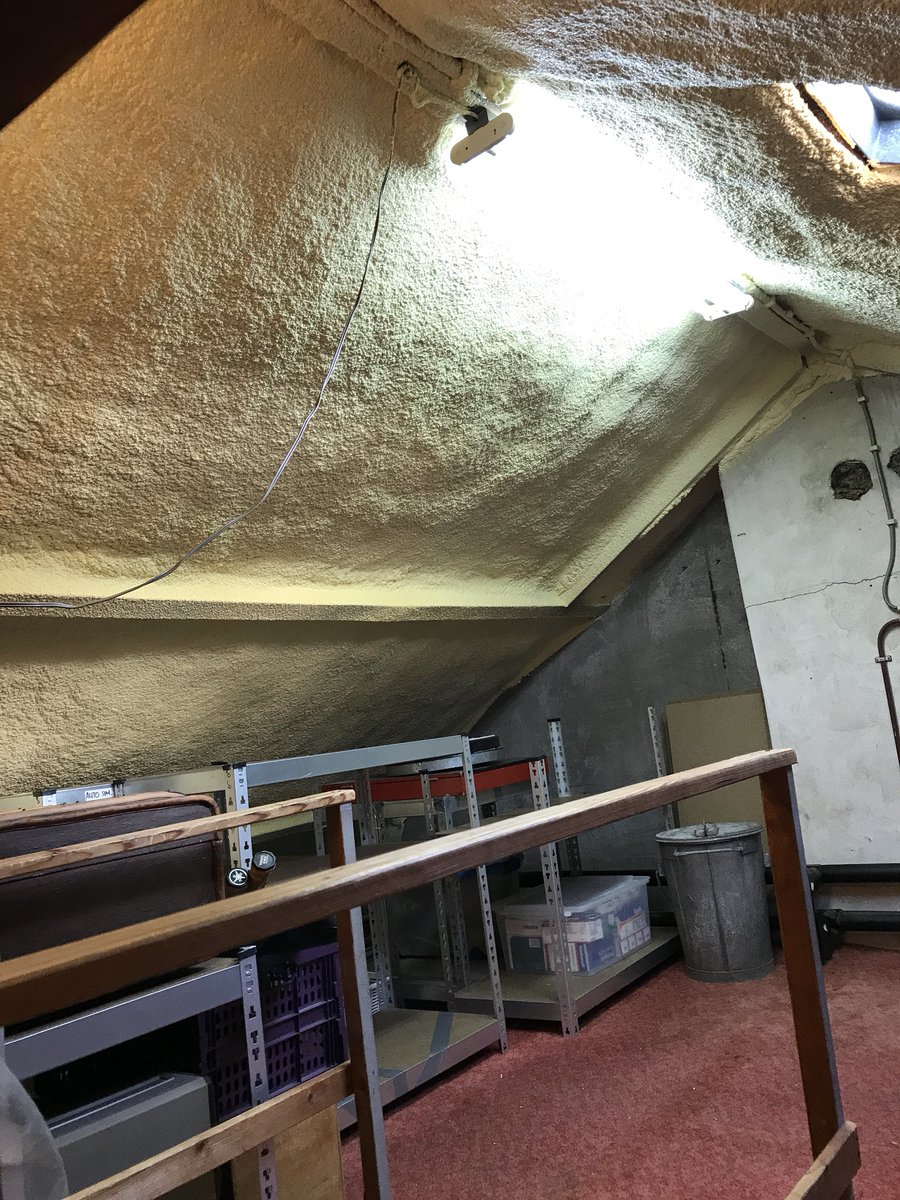 VOSVerwarming's tweet image. Deze manier van isoleren ken ik niet. Zou dit brandveilig zijn?