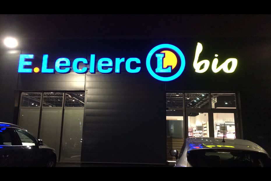 Parigi Jérôme (@jeromepar) on Twitter photo Premières photos du premier #LeclercBio grâce à notre partenariat avec <a href="/MobeyeApp/">Mobeye is now Roamler</a>. L'arrivée des grandes surfaces alimentaires sur le créneau du bio spécialisé devrait être une tendance forte de l'année.
lsa-conso.fr/les-premieres-… Premières photos du premier #LeclercBio grâce à notre partenariat avec <a href="/MobeyeApp/">Mobeye is now Roamler</a>. L'arrivée des grandes surfaces alimentaires sur le créneau du bio spécialisé devrait être une tendance forte de l'année.
lsa-conso.fr/les-premieres-…
