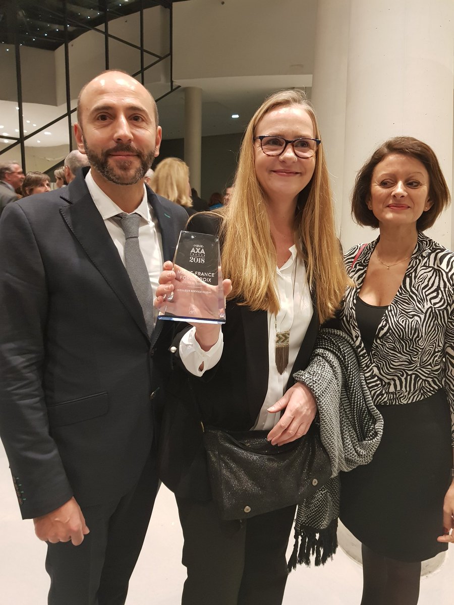 Voeux à l'encadrement #AXA Le corporel mis à l'honneur : simplifier la vie de nos clients et de nos victimes #easyaxa <a href="/frederic_serres/">Frédéric Serres</a> <a href="/JMPtoo/">Jean-Marc Petrot 🎀</a> <a href="/MontaneJeanluc/">Jean-Luc Montané</a> <a href="/franck_basile/">Franck Basile</a> <a href="/christophemene1/">Christophe MENEZO</a> <a href="/beraudiere/">Sophie Masset</a> <a href="/RibeiroJack/">. Jacke Pereira ☠</a> <a href="/celia_desire/">celia desire</a> <a href="/chrisbzn/">Chris</a> <a href="/MireilleKasen2/">Mireille Karsenti</a> <a href="/PerchetLaurence/">Laurence Perchet</a>