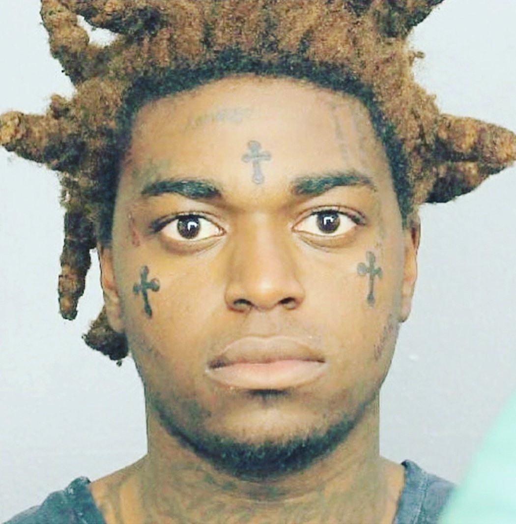 Musicboxrg's tweet photo. Sad story 😢 @masterp x @cthagod tried to get through to @kodakblack, but as we see...the youth got a head on their shoulders that is hard as BRICKS!!! #ourcyrcle #langbridgeapp #kodakblack #snipergang #freekodak #masterp #cthagod #hiphop #popmusic #music #trendingtopics https://t.co/itEvebHh9G