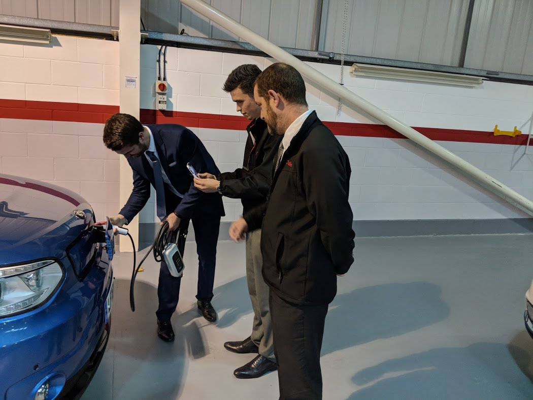 motiv8_training's tweet photo. Kia sales executives discover the ins and outs of Alternative Fuels at the #Kia Academy in Nottingham #alternativefuels #hybrid #ev #trainingprofs https://t.co/xLeU0g1BKd