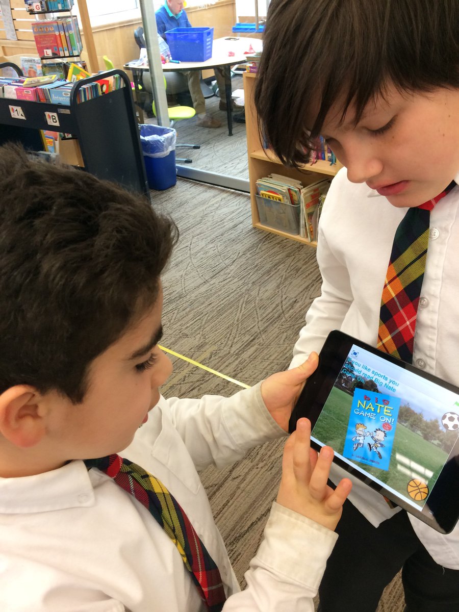 SachaNeesham's tweet image. Gr. 4's checking out recommendations from other readers created in Scratch.  @cohort21 #CodingWithScratch #Cohort21actionplan @montcrest