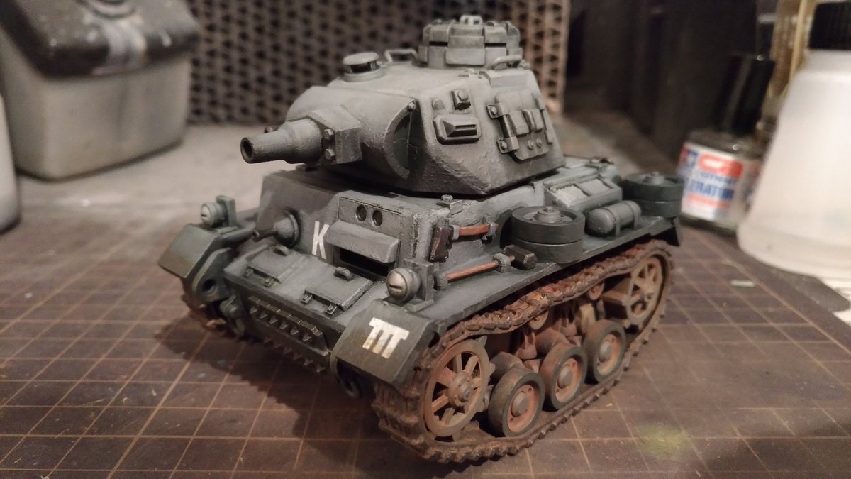 Nina على تويتر モンモデルのデフォルメ版三号戦車が完成 真鍮線で履帯をたるませる工作を散々した後に シュルツェンでまったく見えなくなると気づいたため 腹いせにシュルツェン撤去 接続部はただのリベットにしてやりました 注目ポイントは 履帯のたるみです Nina على تويتر モンモデルのデフォルメ版三号戦車が完成 真鍮線で履帯をたるませる工作を散々した後に シュルツェンでまったく見えなくなると気づいたため 腹いせにシュルツェン撤去 接続部はただのリベットにしてやりました 注目ポイントは 履帯のたるみです
