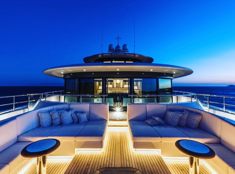 Amazing MY Plvs Vltra owner's deck.
Full technology solution by us on one of the largest Amels launched to date !
Repost of @AmelsNews