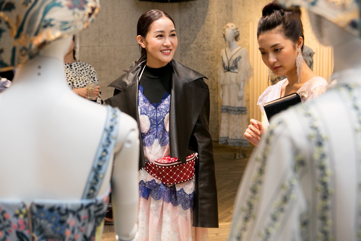 MewnitthafcO's tweet photo. เก็บตกภาพบรรยากาศงาน DiSAYA Bunka Spring/Summer 2018 cr. @voguethailand 🙏 #VOGUEexclusive #VOGUEreport #19122017 #DISAYAbunka #DISAYASS18 #disaya #mewnitthaintokyo #mewnittha #มิวนิษฐา #mewnitthafanclub_official https://t.co/kByf4Lu9WN