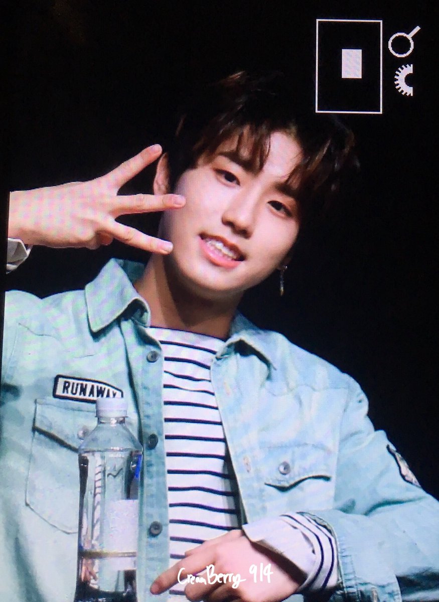 #스트레이키즈 #StrayKids #지성
러브유 L.O.V.E
No re-upload in twitter
(rules to fanbase account not personal)