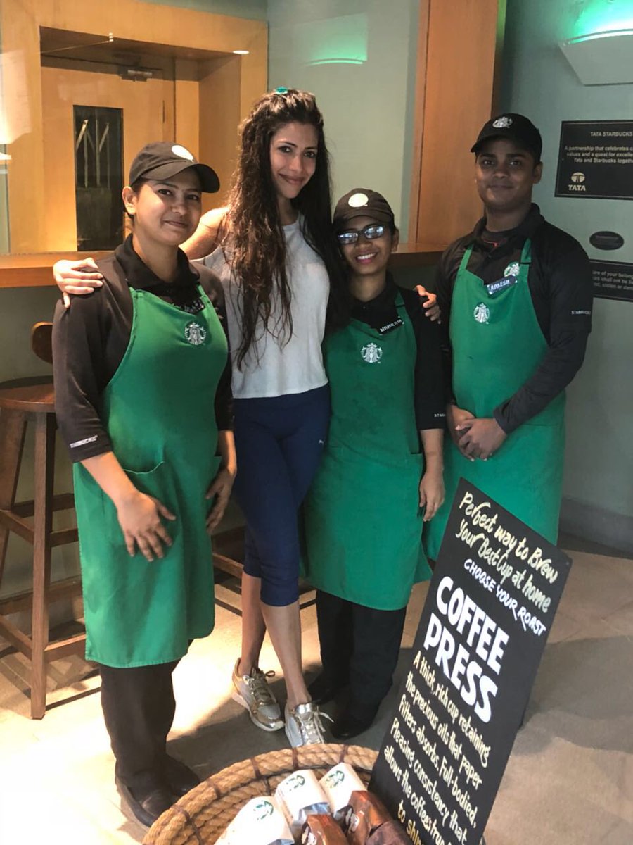 nipaasharam's tweet photo. Lovely team at Starbucks next to my house who with their warmth and love make me feel welcome :) Small gestures make a big difference in creating a great vibe that helps kickstart a day well - bless this team ❤#Starbucksindia https://t.co/Ti5QXHpaHc