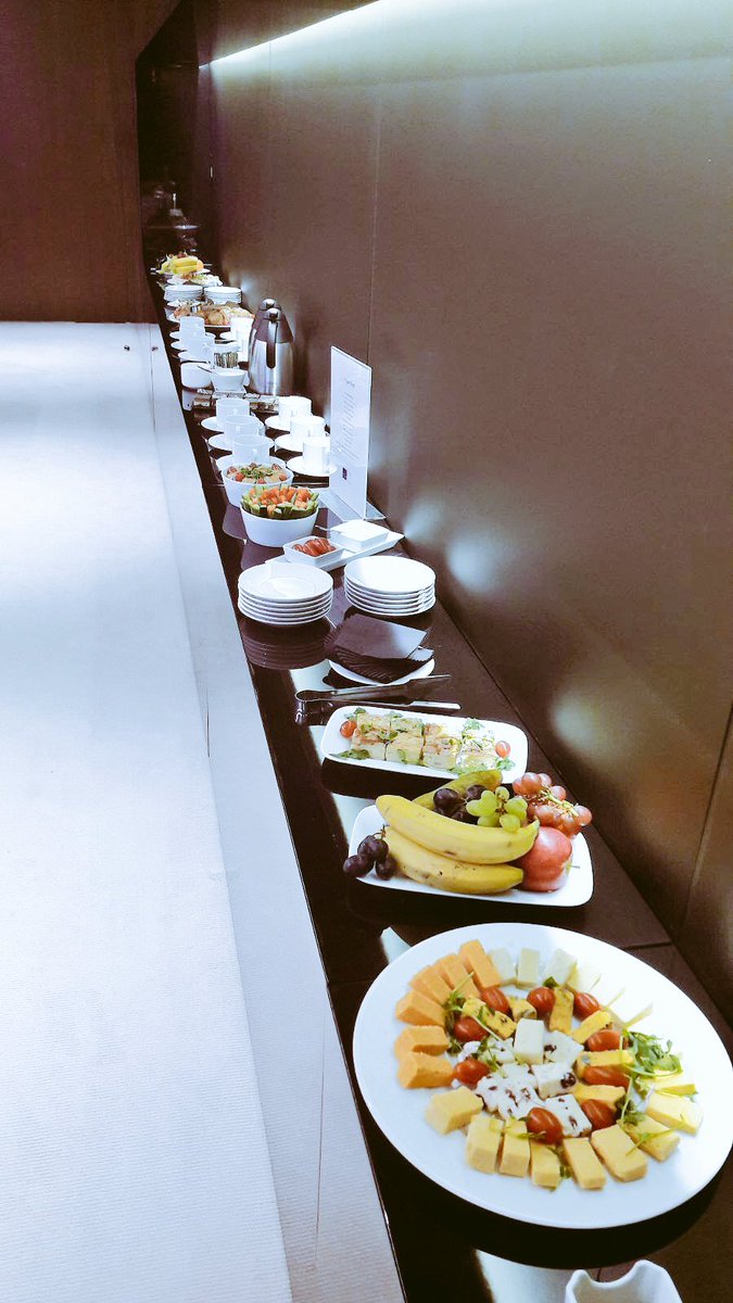 Our very own Lawrence Reed delivering bespoke training to some of our teams last night. It was a huge success. Well done Lawrence 👍🏻🎉🎊📊📝📈 #trainhard @ISSUKComms @ISSOFFICESERVS