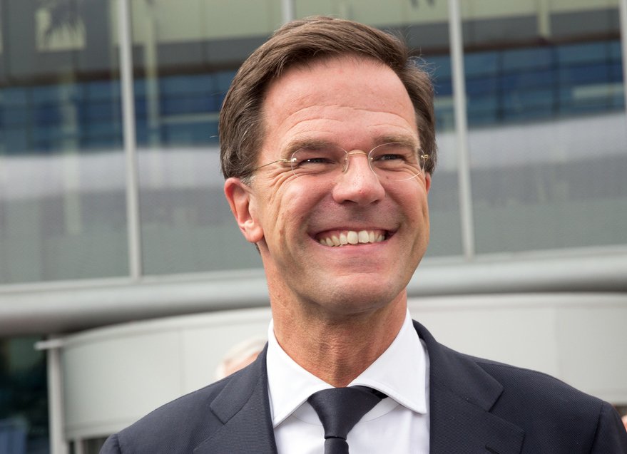 Incluzio's tweet photo. Afgelopen woensdag bezocht premier Rutte ons #buurthuis ’t Ni-je Terphoes in Enschede.  Hij was onder de indruk van het werk van #vrijwilligers, onze collega's van Radar Uitvoering, #wijkteams, #zorgaanbieders en #gemeente Enschede. https://t.co/VTxZUtbbvF https://t.co/updVDpNPxM