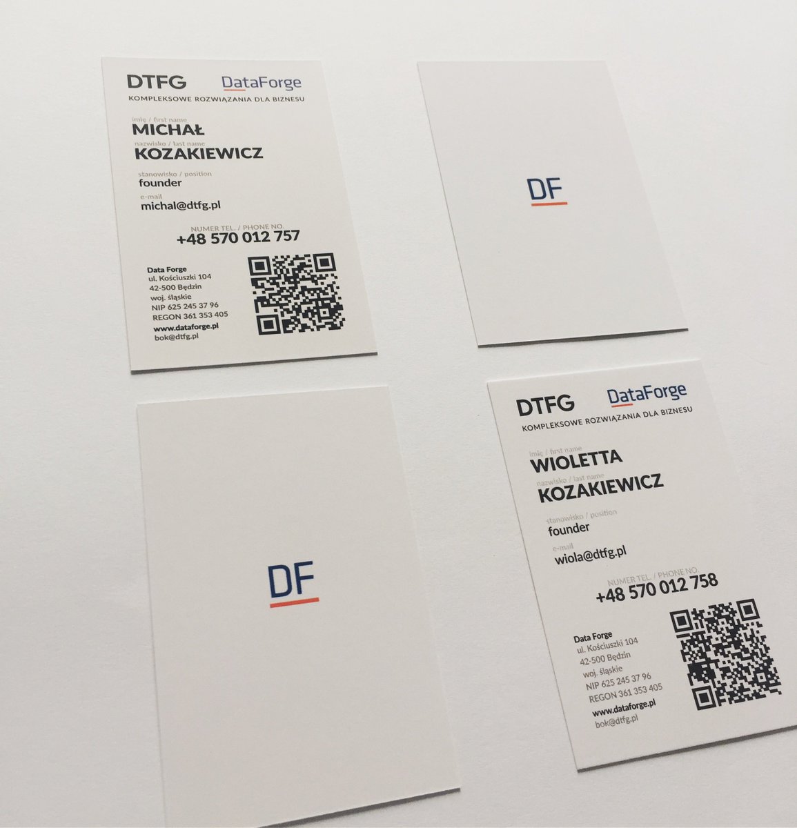 dataforge_pl's tweet image. Nowe wizytówki 🤝💼😊#wizytowki #nowe #minimalism #white #fresh #biznes #business #work #dataforge