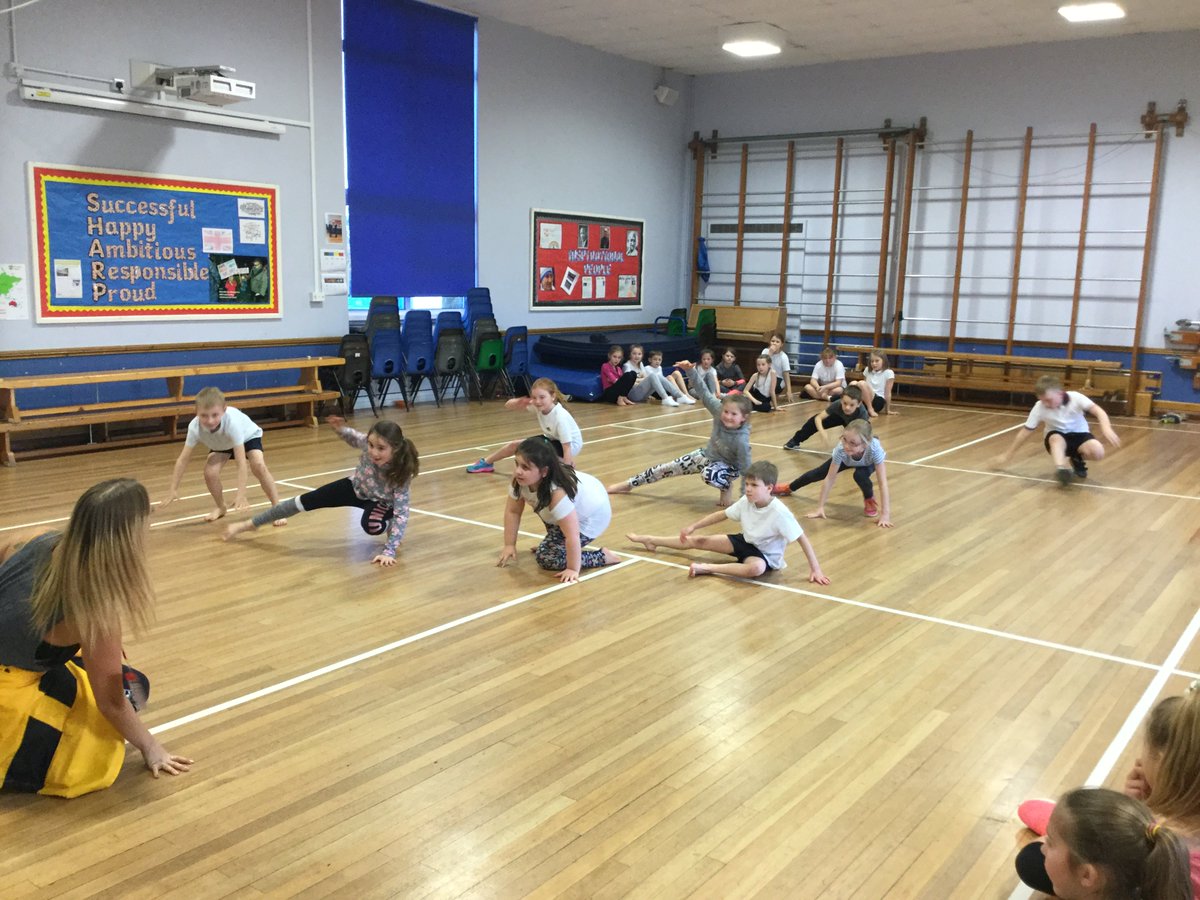A huge 'Thank You' to <a href="/hanlouisemills/">Hannah Louise Mills</a> and #withtheballcoaching for a fantastic first Street Dance session. The children thought it was amazing.