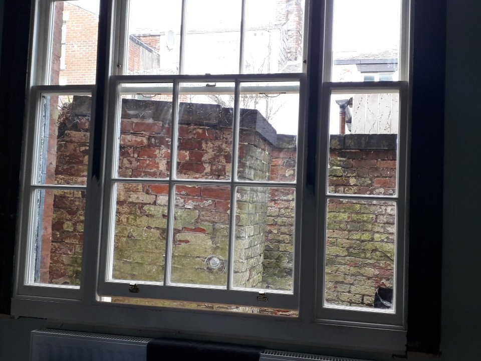 AromaticCookery's tweet photo. Thanks to @SashNorfolk I have fully working sash windows to open...spilling out the aroma of my #butternut squash soup...#renovation #restoration nearly complete. https://t.co/cAUNGGchBQ