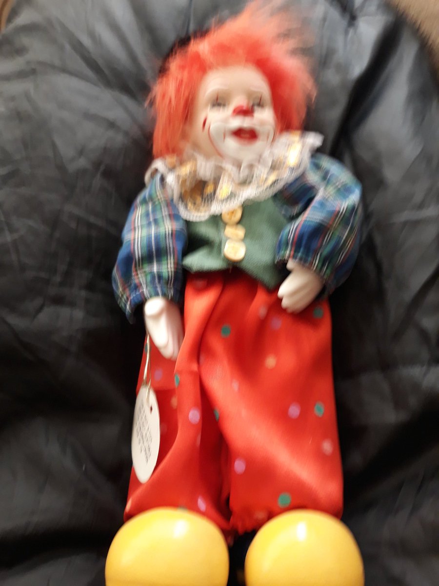 Apparitionhunt2's tweet photo. Stop clowning around #ghostquest https://t.co/fR4m1RlIDg