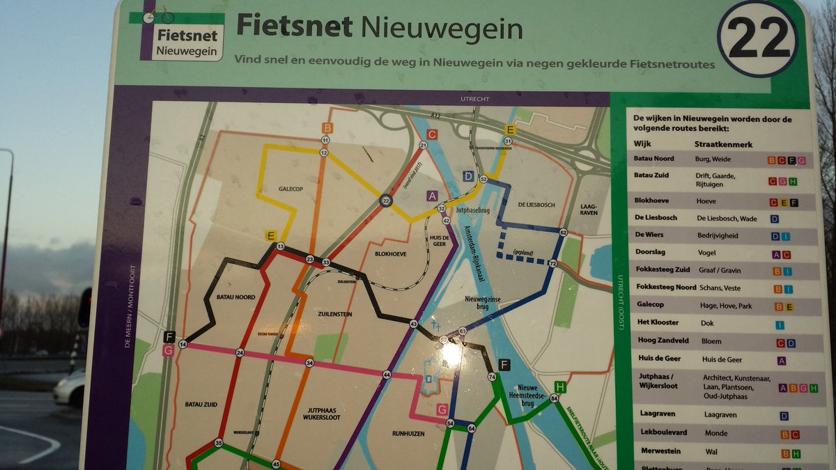 clarionwegerif's tweet photo. @Gem_Nieuwegein heeft er een nieuw fietspad bij naar Utrecht Papendorp. De plakploeg van Fietsnet kan uitrukken voor de laatste rode stickers! https://t.co/tNnX2d840X
