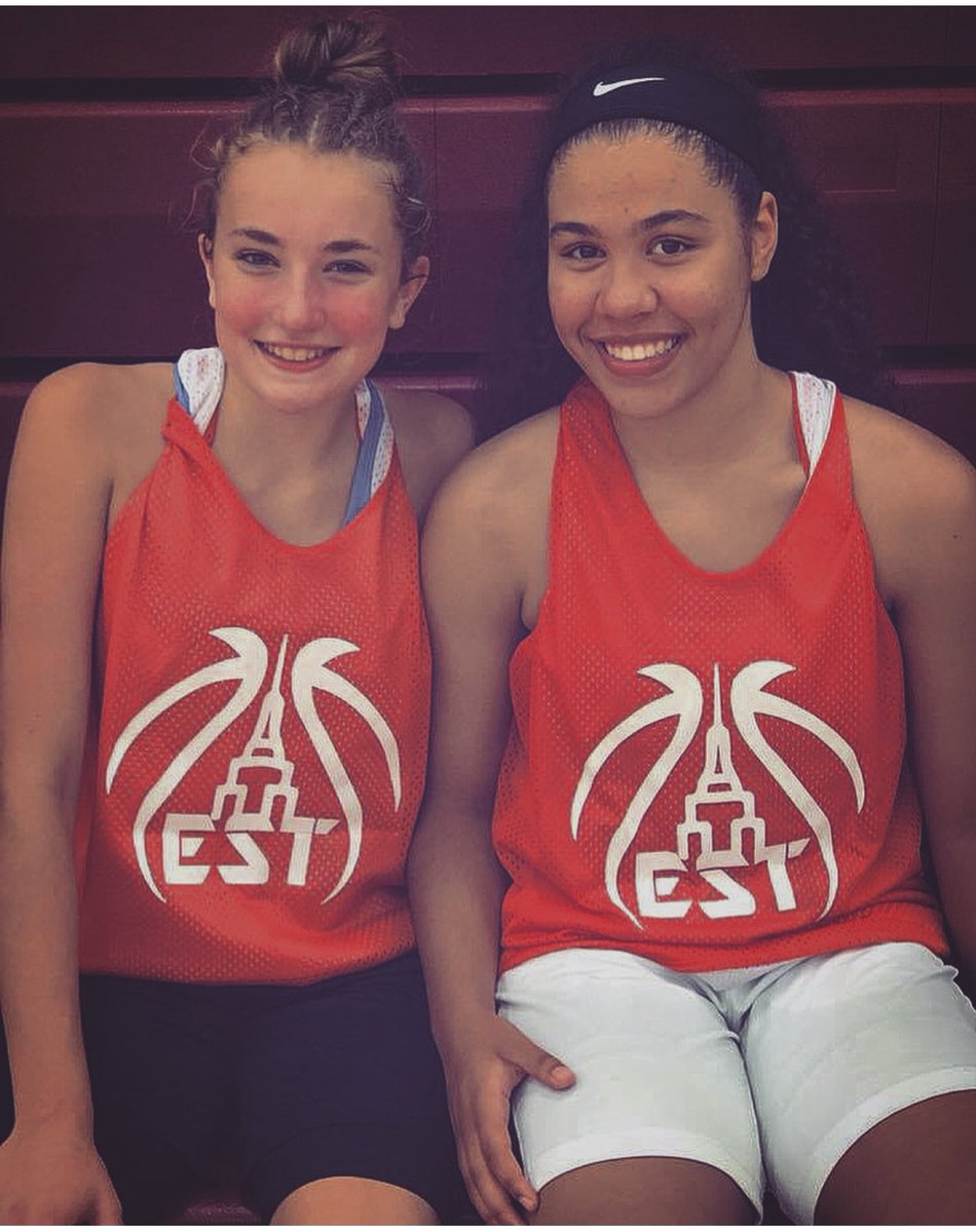 lexi_lue_32's tweet photo. Happy birthday lex!!! Love you so much hope you have a great day💜💙#lexsquared https://t.co/4bLvqHyr3I