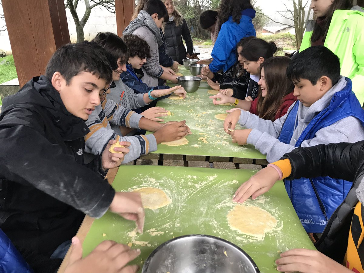 natzaretesplu's tweet photo. Taller de lana y talos en una granja vasca! #Robociencia2018 @standreu @_mdangels @NazaretArrecife https://t.co/lWxEA7MGK2