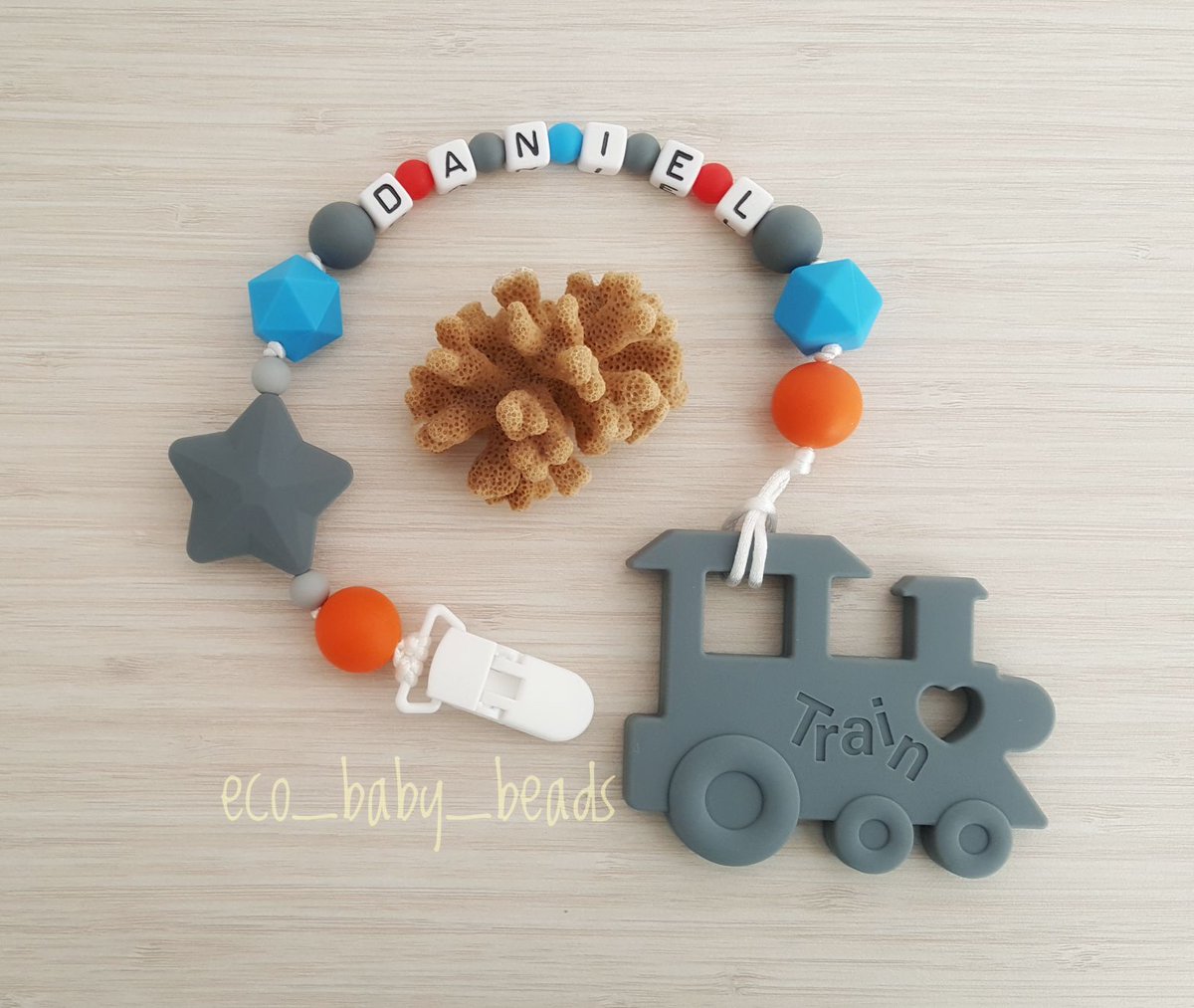 ManchiniAnna's tweet image. Look! Teether and it&apos;s owner - baby Daniel! 

#siliconeteether #teethingjewerly #teethingtoy #babyteether #pacifierholder #pacifierclip #babyshower #babygift