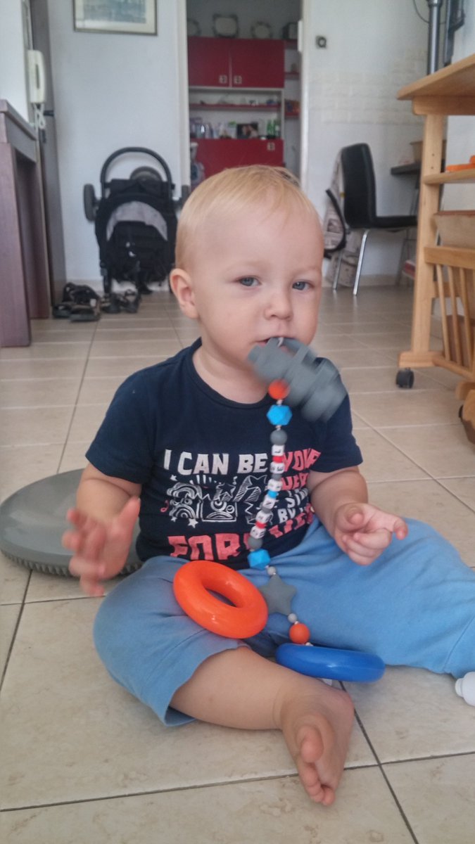 ManchiniAnna's tweet image. Look! Teether and it&apos;s owner - baby Daniel! 

#siliconeteether #teethingjewerly #teethingtoy #babyteether #pacifierholder #pacifierclip #babyshower #babygift