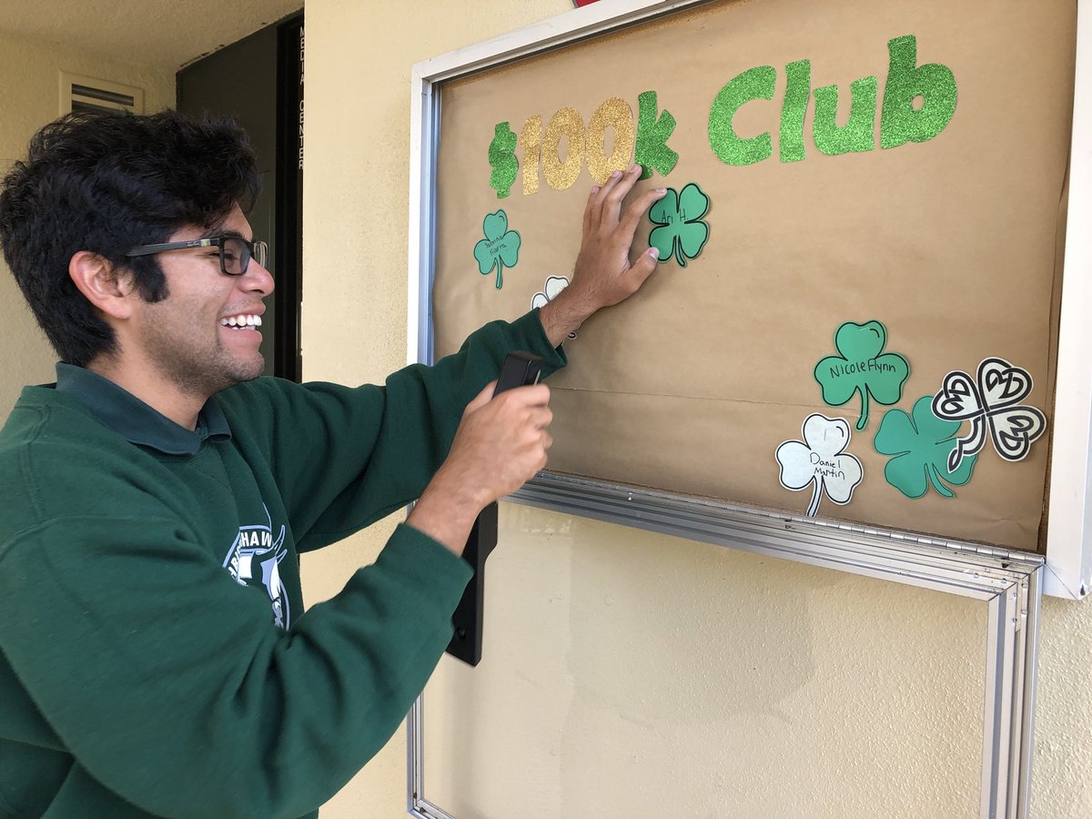 MsRosz's tweet photo. Congrats Ari on becoming a member of the $100k Club! Ari has received over $200,000 in merit scholarships from Clark, Merrimack, and Regis. Still waiting to hear back from a few - but what a great start! 3 for 3 on free money from schools! 🍀 #WeAreNeumann https://t.co/p333huIOGT