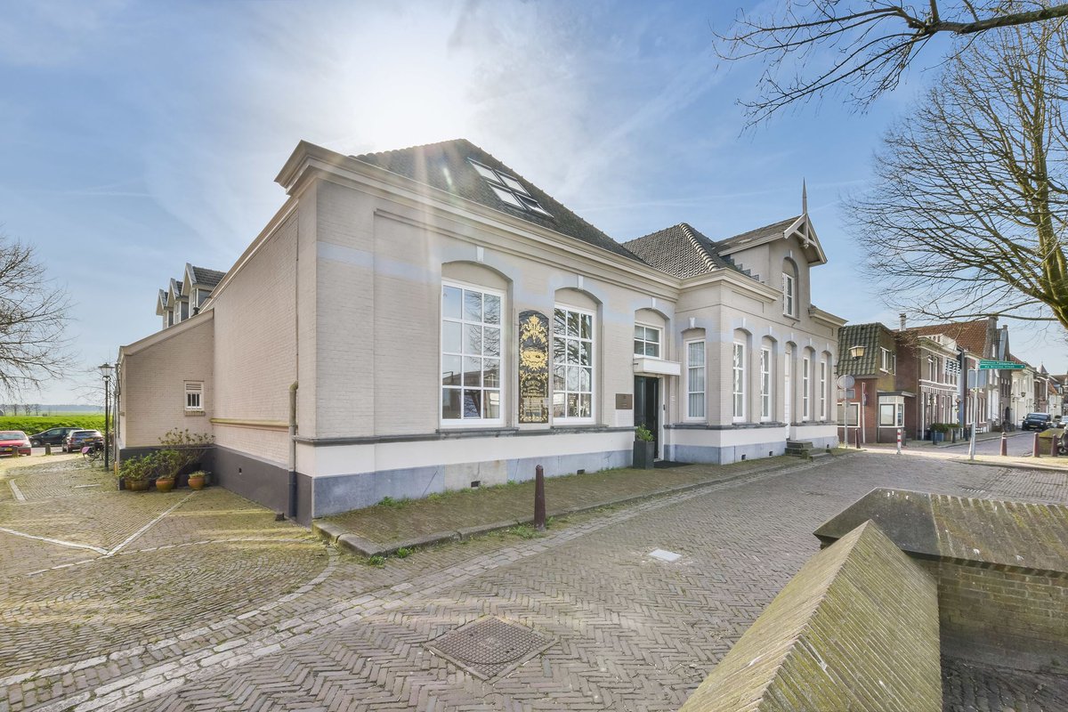 Ons Eventhuis in Muiden staat te huur, waar we meer dan 14 jaar heel veel plezier gehad hebben. Per 1 mei is ons pand (350 m2 en gelegen tussen het Muiderslot en Café Ome Ko) te huur.
Zie fundainbusiness.nl/kantoor/muiden…
PS Binnenkort maken we bekend waar we naartoe verhuizen….