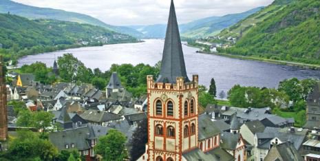 VIPTravelExp's tweet image. Romantic, soul-stirring beauty of the fabled Rhine.  Imagine cruising through a landscape shaped by time &amp;amp; history.  Medieval churches and castles, Castles at each bend in the river, Vineyards climb the verdant hillsides 
#VIPTravelExperience #LuxuryTravelRedefined #RiverCruise