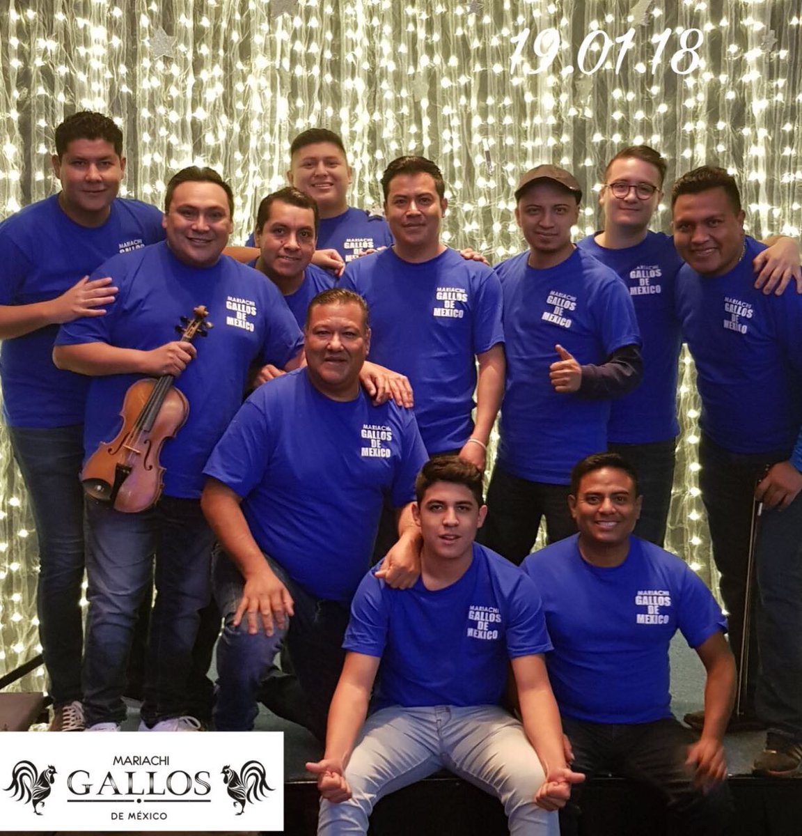 MGallosDeMexico's tweet photo. Feliz cumpleaños a nuestro compañero Mario Ramirez 🎂 y trabajando gracias a Dios desde tempranito en show privado Par de Reinas. Buen fin de semana. Saludos. https://t.co/hZUvWWpeSl