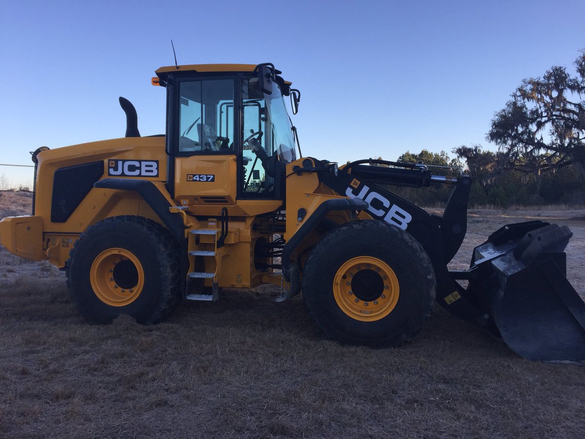 34scwest's tweet photo. Session 2 Day 2 Lets Load up !!! #jcbfielddays https://t.co/AIMfJFu7gu