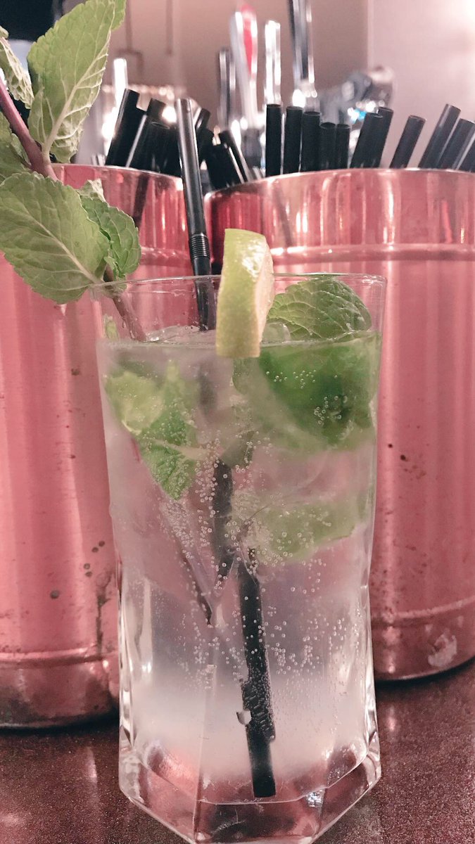 MirrorsBar's tweet photo. Make a visit to Mirrors Bar one of your plans for this weekend. https://t.co/FMMwXRKHDP