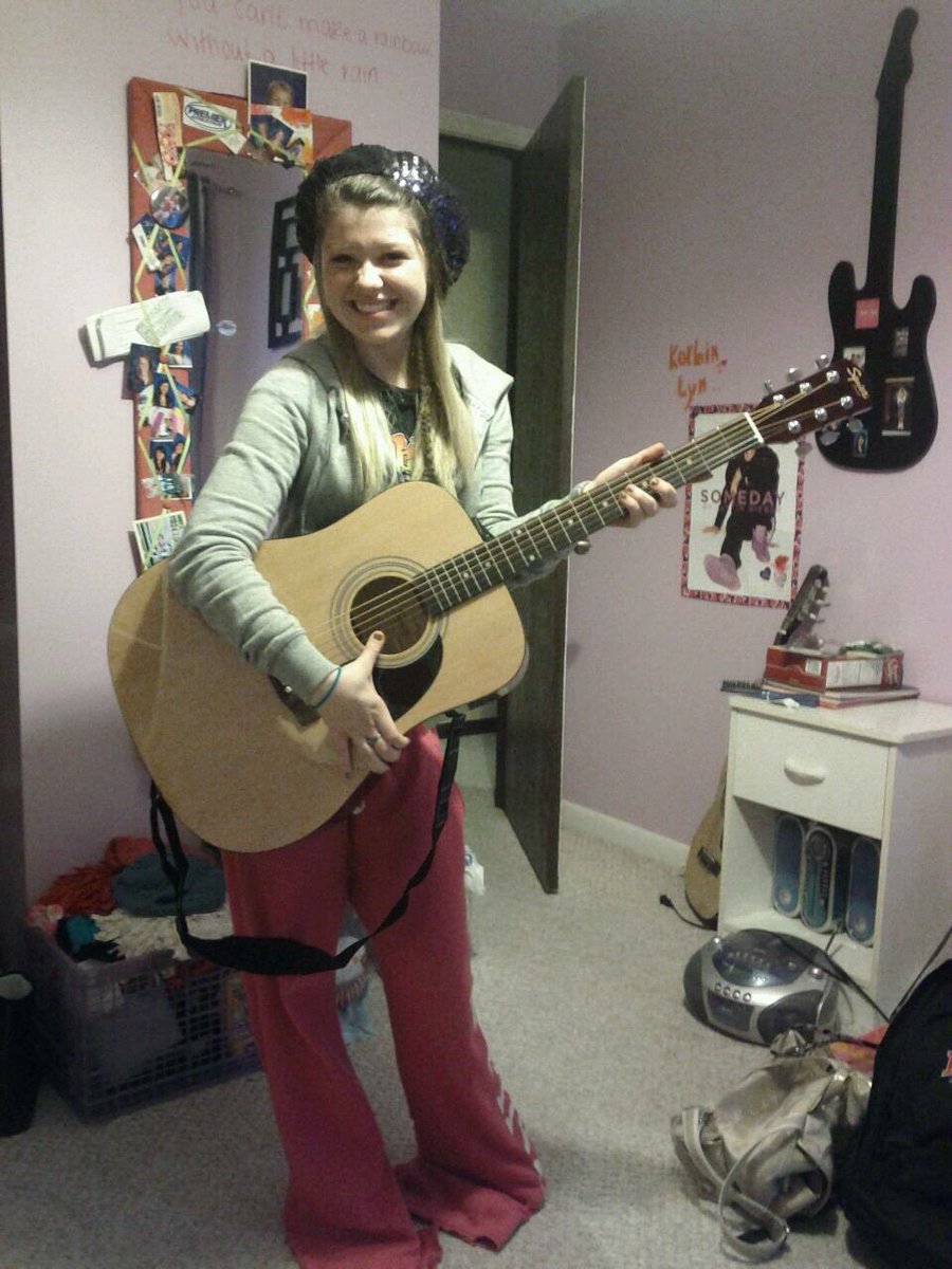 FreakingDudley's tweet image. HAPPY FREAKING BIRTHDAY @_ernsum ! 💜🍹 I hope your day is full of margaritas and non slip shoes. LOVE YOU 😘 Can’t wait to celebrate!