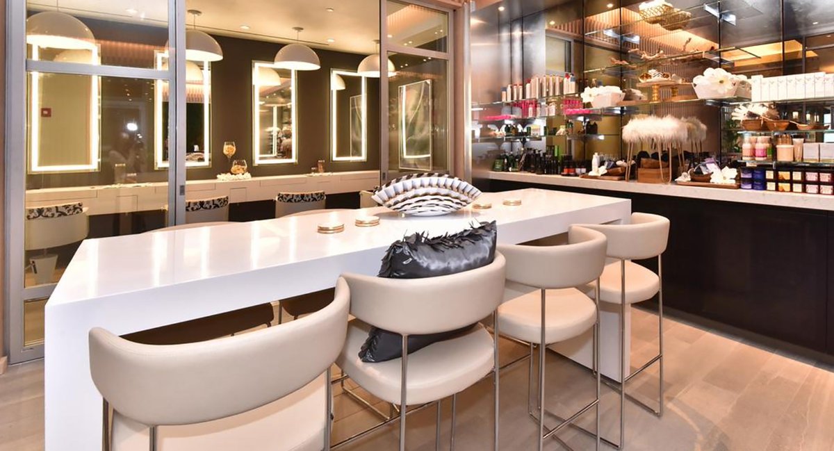 FutrusSolutions's tweet photo. Our Parsons Table &amp; Nail Bars, featured in #Corian Designer White, met the exact design needs of @RiversCasino_NY's spa. This is thanks to the unrivaled design flexibility &amp; durability our commercial solutions provide. https://t.co/qzHfPYYSc5 #HospitalityDesign @coriandesign https://t.co/DbOM1KYEmg