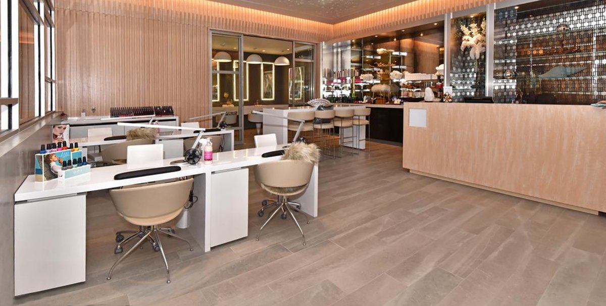 FutrusSolutions's tweet photo. Our Parsons Table &amp; Nail Bars, featured in #Corian Designer White, met the exact design needs of @RiversCasino_NY's spa. This is thanks to the unrivaled design flexibility &amp; durability our commercial solutions provide. https://t.co/qzHfPYYSc5 #HospitalityDesign @coriandesign https://t.co/DbOM1KYEmg