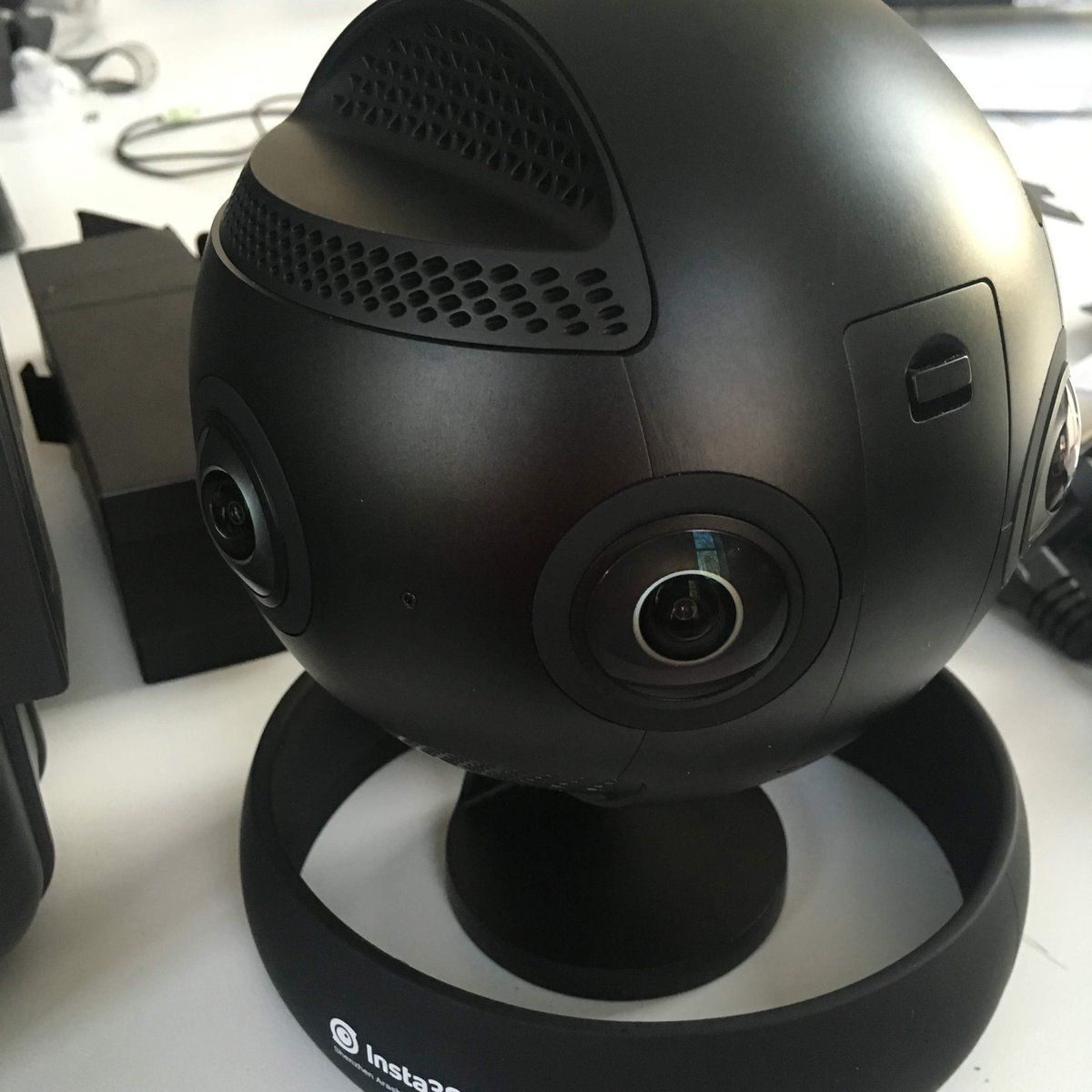 #360video camera up and running!

#techtoys #360 #360camera