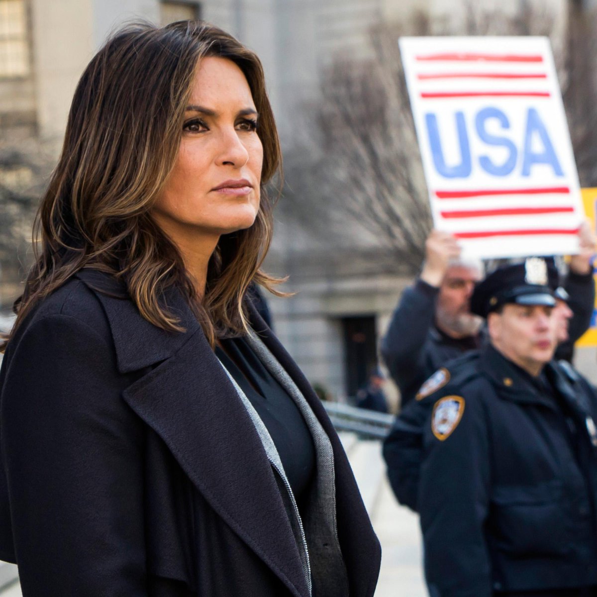 Happy 54th birthday to Mariska Hargitay aka Olivia Benson! 