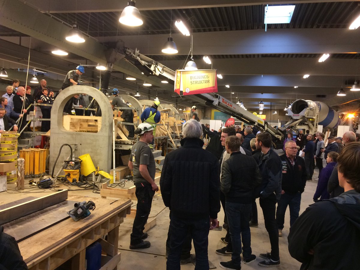 bygudd's tweet photo. En betonkanon skaber ekstra opmærksomhed hos bygningsstruktørerne. #dmiskills #skillsdk https://t.co/DtTRtvFX8i