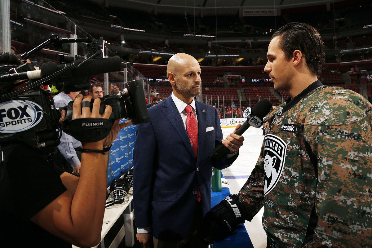 We'd like to wish @goldieonice a very happy birthday today! 😺 https://t.co/AGiSJcweHu