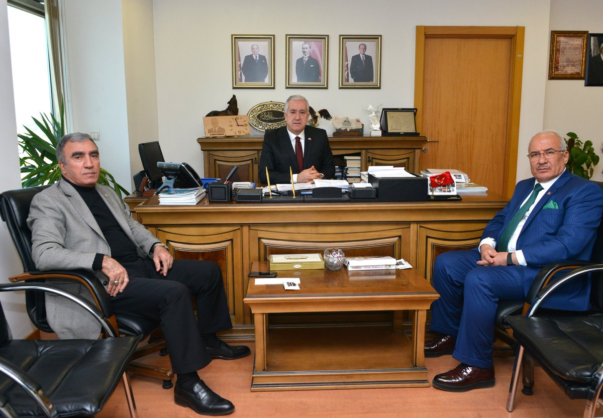 BKocamaz33's tweet photo. Milliyetçi Hareket Partisi (MHP) Genel Merkezimizde Genel Başkanımız Sayın @dbdevletbahceli ile Genel Başkan Yardımcılarımız @OktayOzturk_MHP ve @sadirdurmaz'ı ziyaret ettik. https://t.co/Lq8c0LxDT2