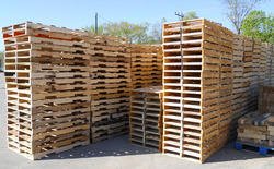 PackagingNature's tweet photo. Choose wooden pallets - they're kinder to the environment, less expensive and more adaptable https://t.co/9gxsh5wa1l #woodisbest https://t.co/hrTav8Mpoo