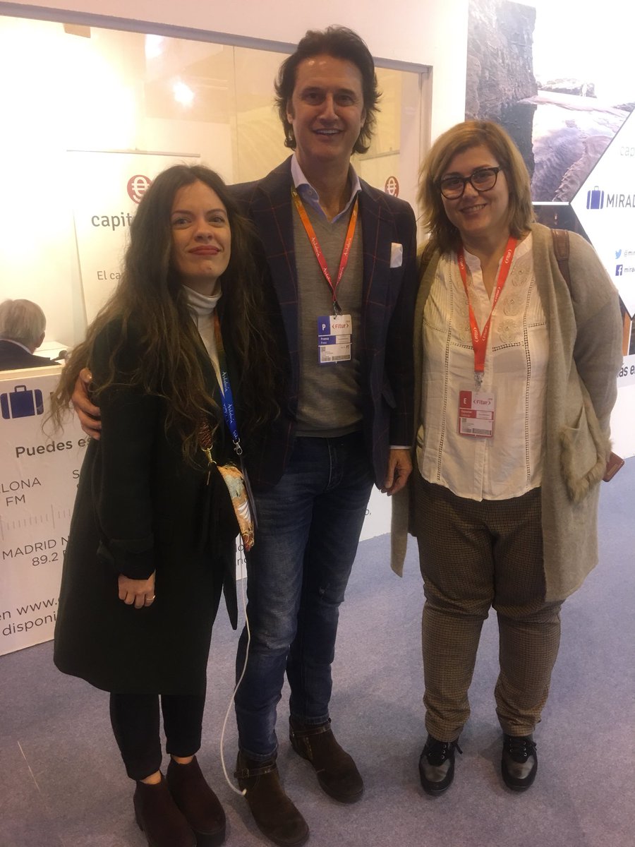 AlbaMarch_'s tweet photo. Momento fan en la #RVcorner, en #fitur2018. ¡In love de @PotyCastillo! https://t.co/xig2dfu4XR
