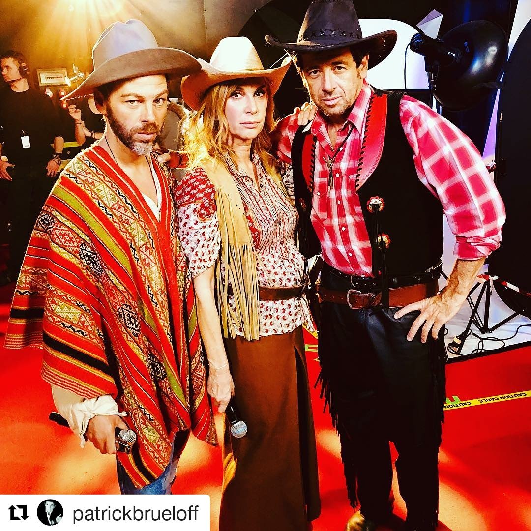 enfoires's tweet photo. #Enfoires2018 Ça ne rigole pas en coulisses ! @Mae_Officiel, @MicheleLaroque, @PatrickBruelOff https://t.co/j3jmgCMeMK