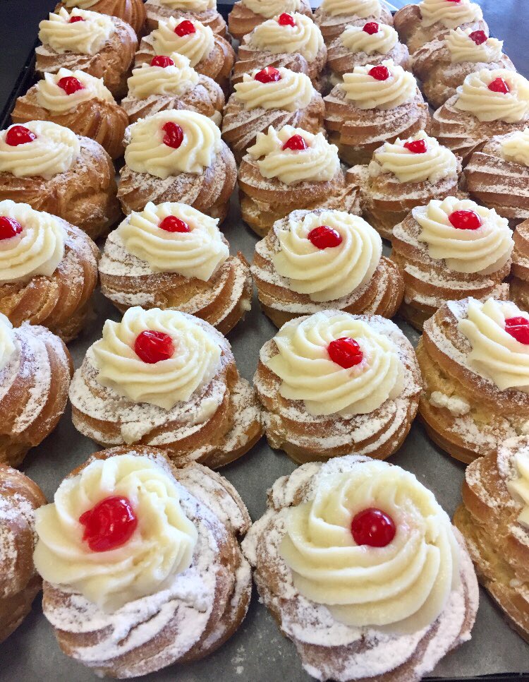 AntoniosBakery's tweet photo. Yeeesss..it is that time of the year for us!! #zeppole #weekendisfinallyhere https://t.co/uPsriXvjTv