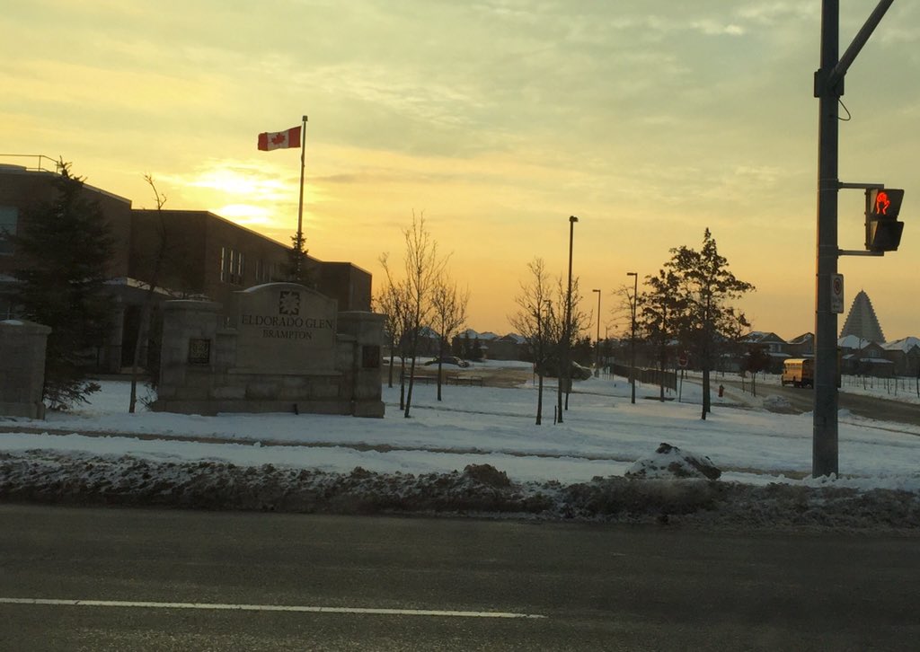 daldardhamrait's tweet photo. a new dawn is breaking. excited to meet some new students today and talk about my art process. @ThorndalePS @PeelSchools @peel21st @Peel_ConEd #art #painting https://t.co/n9EJILgR2H