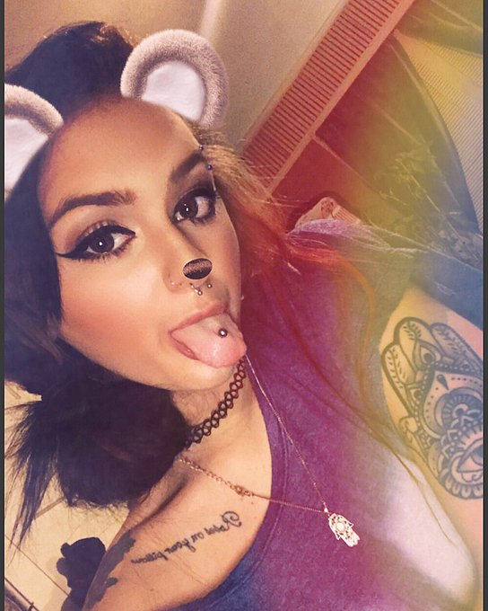 mood: redbone on repeat https://t.co/59Ux3u8GwP<a href="/tag/mondaymotivation"class="tags"><span>#mondaymotivation</span></a>