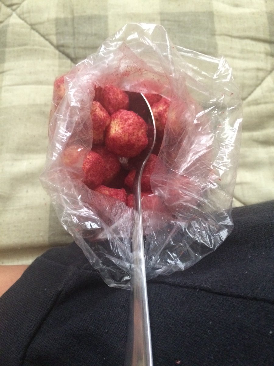 MissMsibi's tweet image. R1 goes a long way this time of year. Lunch served. #DontJanuworry #SilverSpoonLiving #PerceptionIsEverything cc @metrofm