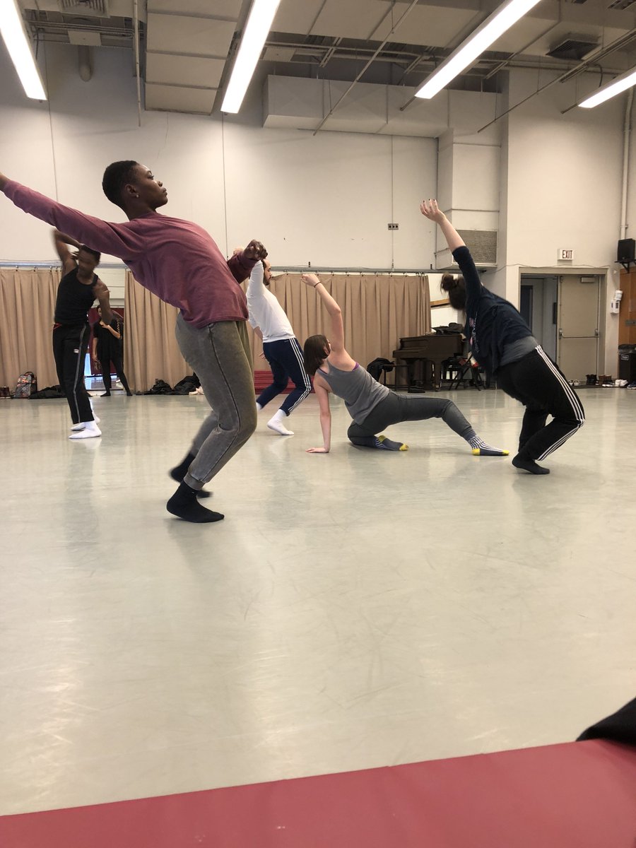 MasonGrossDance's tweet photo. Glimpses of “States” by Maxine Doyle from the 2018 Winter Intensive at Mason Gross School of the Arts. #flashbackfriday #maxinedoyle #winterintensive #2018 #mgsa #rehearsals #dancerslife #dancers https://t.co/1oFsX3YTNy